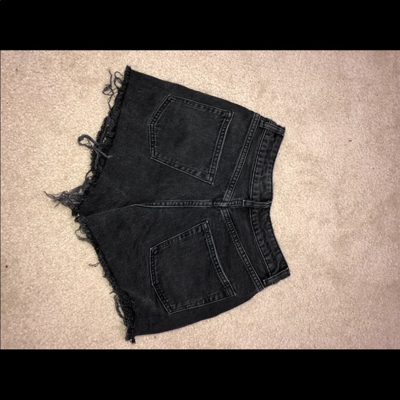TopShop Moto mom jean short distressed - Picture 6 of 6